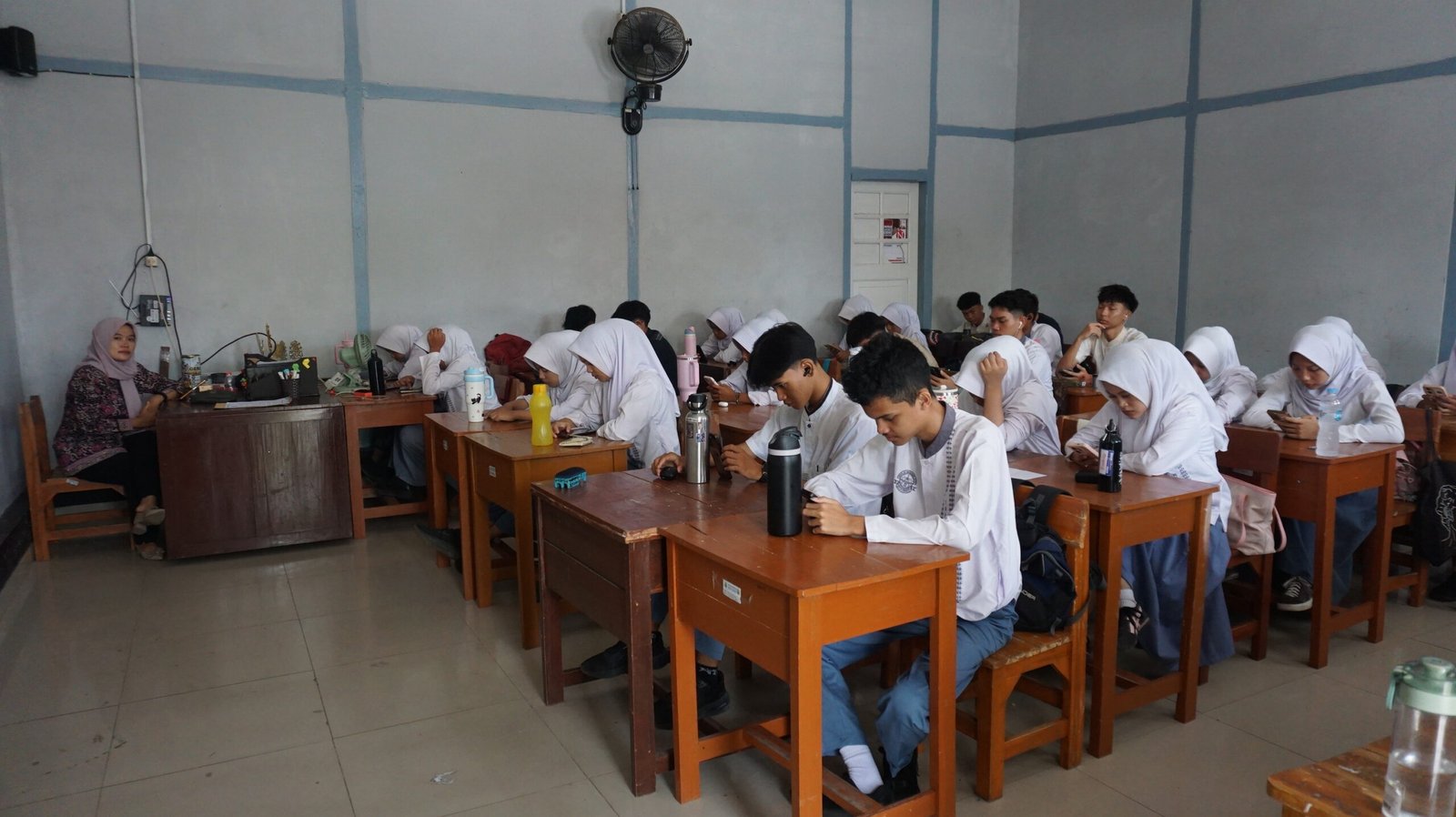 UKUR KOMPETENSI BAHASA INGGRIS, SMAN 2 MAJALENGKA GELAR TES TOEFL BAGI SELURUH SISWA KELAS XII
