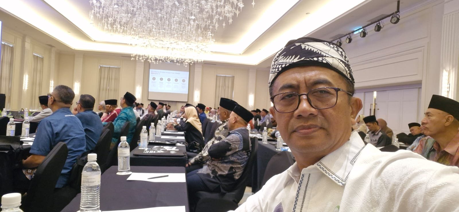 Santri dan Masa Depan Indonesia: Menyiapkan Generasi Emas 2045